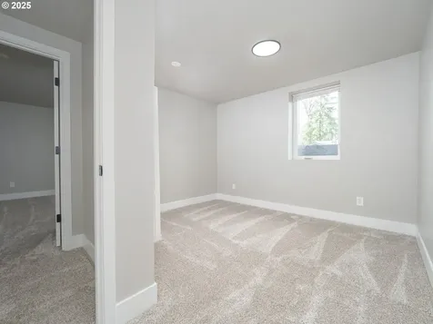 8330 SW 43rd Avenue Portland OR 97219