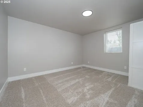8330 SW 43rd Avenue Portland OR 97219