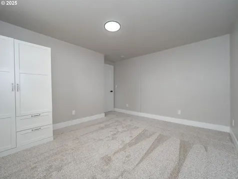 8330 SW 43rd Avenue Portland OR 97219