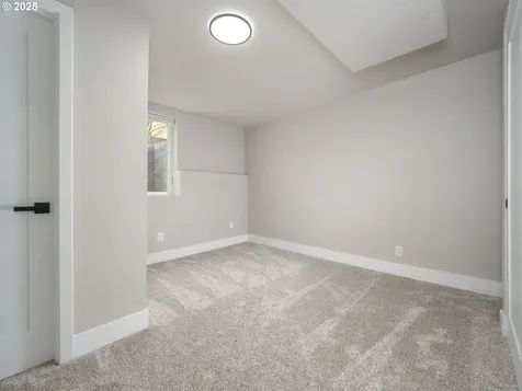 8330 SW 43rd Avenue Portland OR 97219