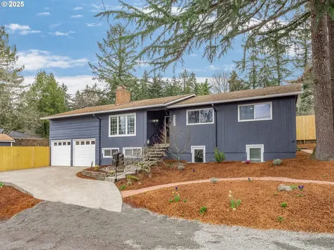 8330 SW 43rd Avenue Portland OR 97219
