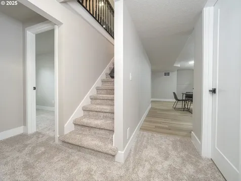 8330 SW 43rd Avenue Portland OR 97219