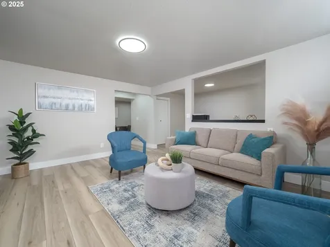 8330 SW 43rd Avenue Portland OR 97219