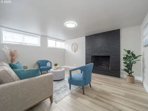 8330 SW 43rd Avenue Portland OR 97219