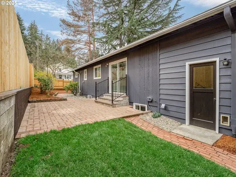 8330 SW 43rd Avenue Portland OR 97219