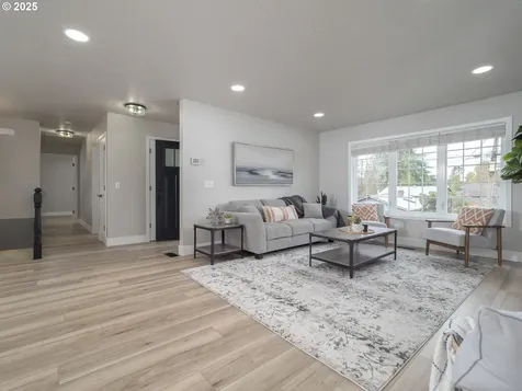 8330 SW 43rd Avenue Portland OR 97219