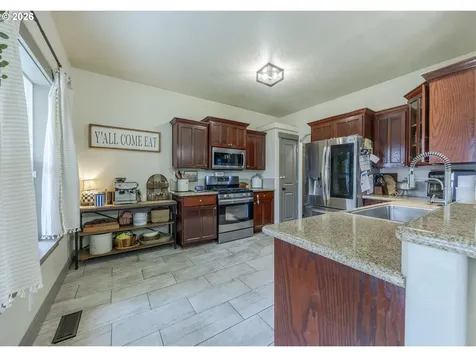6885 Simeon Drive Springfield OR 97478