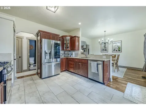6885 Simeon Drive Springfield OR 97478
