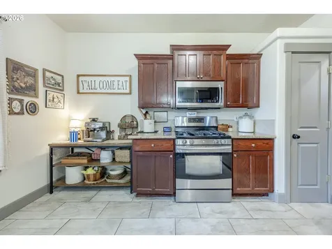 6885 Simeon Drive Springfield OR 97478