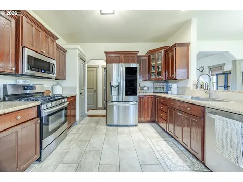 6885 Simeon Drive Springfield OR 97478