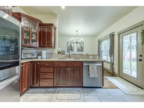 6885 Simeon Drive Springfield OR 97478