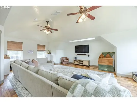 6885 Simeon Drive Springfield OR 97478
