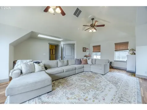6885 Simeon Drive Springfield OR 97478