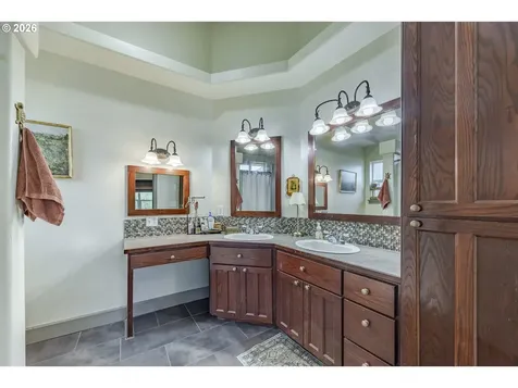 6885 Simeon Drive Springfield OR 97478