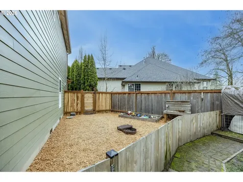 6885 Simeon Drive Springfield OR 97478