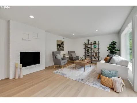 8560 SW Gayle Lane Portland OR 97225