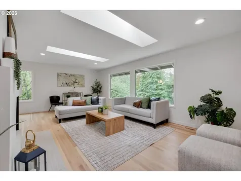 8560 SW Gayle Lane Portland OR 97225