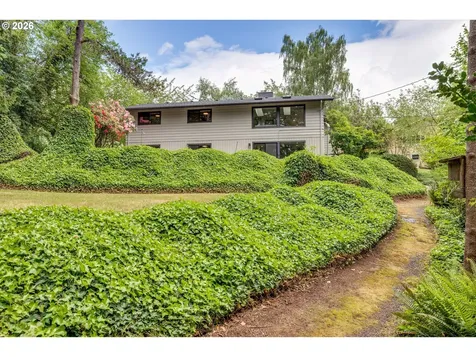 8560 SW Gayle Lane Portland OR 97225