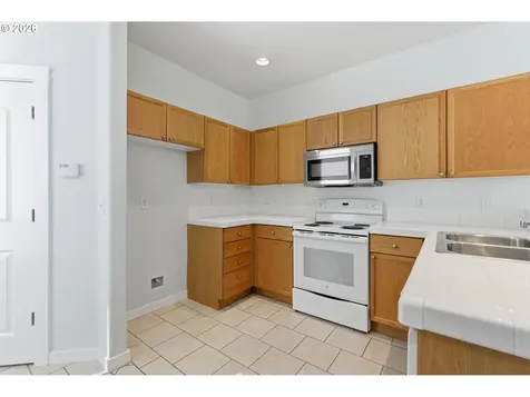 4236 NE 76th Avenue Portland OR 97218