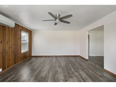 694 32nd Street Springfield OR 97478