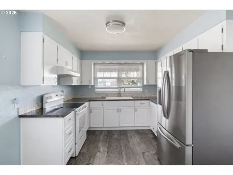 694 32nd Street Springfield OR 97478