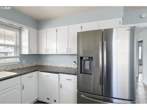 694 32nd Street Springfield OR 97478