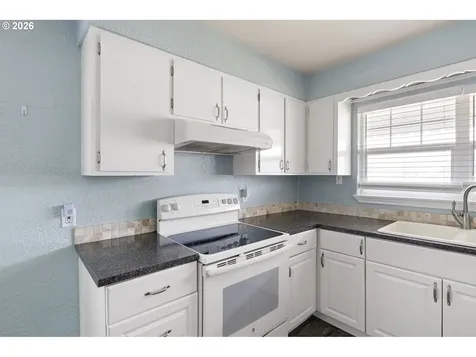 694 32nd Street Springfield OR 97478