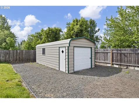 694 32nd Street Springfield OR 97478