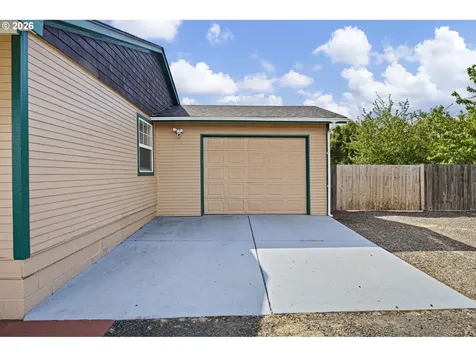 694 32nd Street Springfield OR 97478