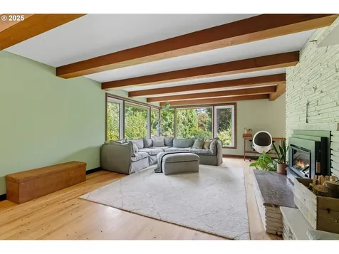 9930 SW 25th Avenue Portland OR 97219