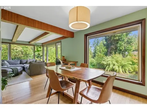 9930 SW 25th Avenue Portland OR 97219