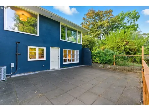 9930 SW 25th Avenue Portland OR 97219