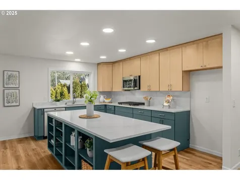 1081 NE 5th Drive Hillsboro OR 97124