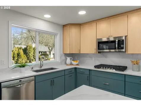 1081 NE 5th Drive Hillsboro OR 97124