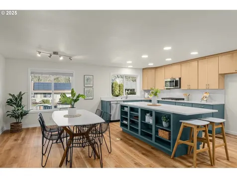 1081 NE 5th Drive Hillsboro OR 97124