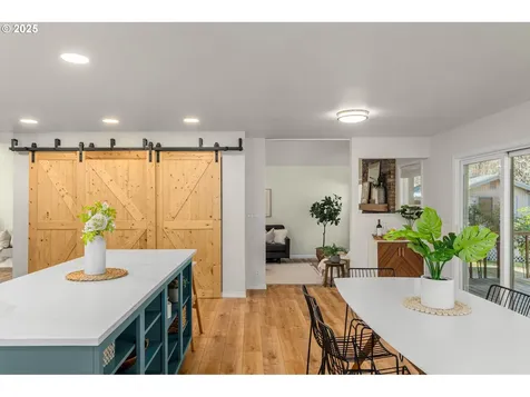 1081 NE 5th Drive Hillsboro OR 97124