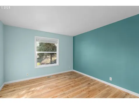 1081 NE 5th Drive Hillsboro OR 97124