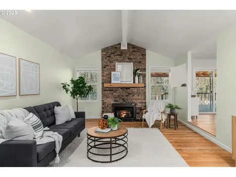 1081 NE 5th Drive Hillsboro OR 97124