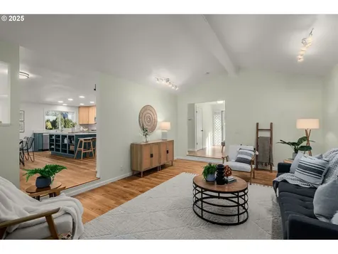 1081 NE 5th Drive Hillsboro OR 97124
