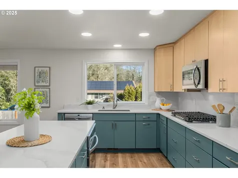 1081 NE 5th Drive Hillsboro OR 97124