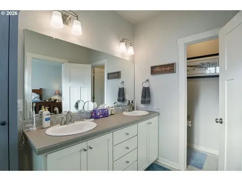 4225 S Willow Drive Ridgefield WA 98642