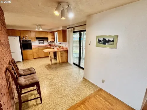 3613 Mahlon Avenue Eugene OR 97401