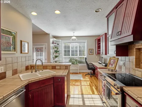 910 Pioneer Drive Silverton OR 97381
