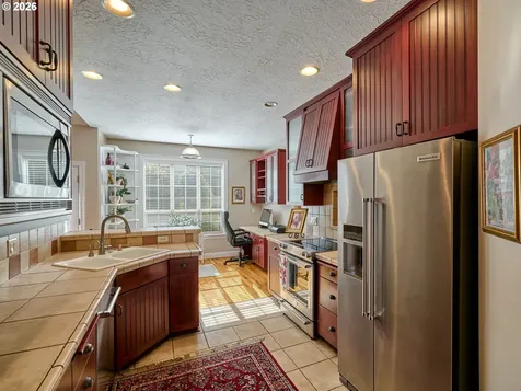 910 Pioneer Drive Silverton OR 97381