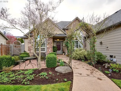910 Pioneer Drive Silverton OR 97381