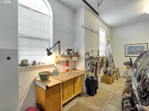 910 Pioneer Drive Silverton OR 97381