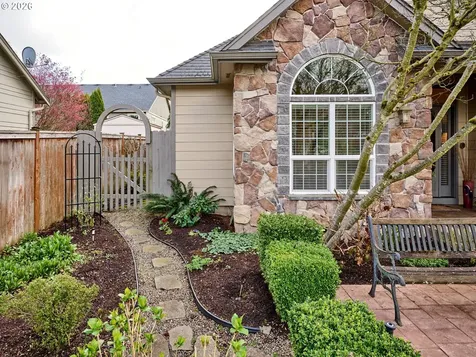 910 Pioneer Drive Silverton OR 97381