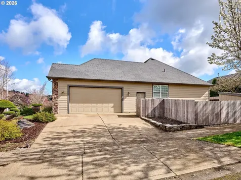 910 Pioneer Drive Silverton OR 97381