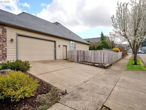 910 Pioneer Drive Silverton OR 97381