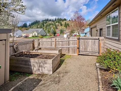 910 Pioneer Drive Silverton OR 97381